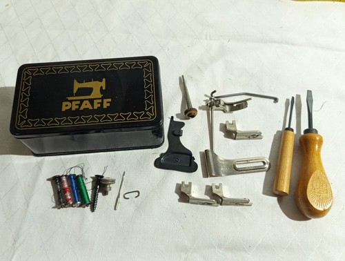 Pfaff Nähmaschinen Zubehör Konvolut Ersatzteile Füße Spulen Werkzeug Box