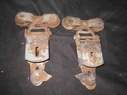 2 VINTAGE ANTIQUE LOUDEN? 1600 BARN SHED DOOR HANGING TRACK ROLLERS