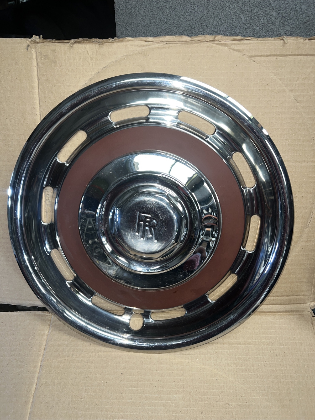 1970 to 1980 Rolls Royce Silver Shadow One hub cap, wheel dust cover NEW POLISH