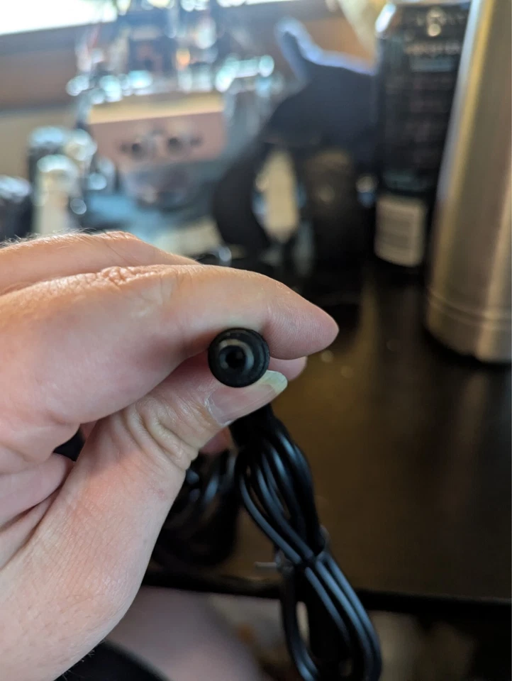 90W Laptop Charger for HP EliteBook 8440p 8460p 8470p 8540w 8560p 8570p - Image 2 of 2