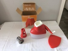 TUPPERWARE MOULIN UNIVERSEL  NEUF