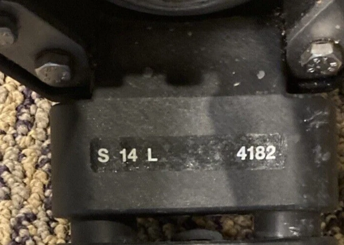 Trípode Sachtler S 14 L patas 4182 con estuche Foto 4 de 4