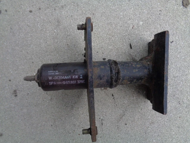 1985 AUDI 4000 AMORTECEDOR DE PARA-CHOQUE TRASEIRO IMPACTO LADO DIREITO DO PASSAGEIRO FABRICANTE DE EQUIPAMENTO ORIGINAL - Imagem 2 de 3