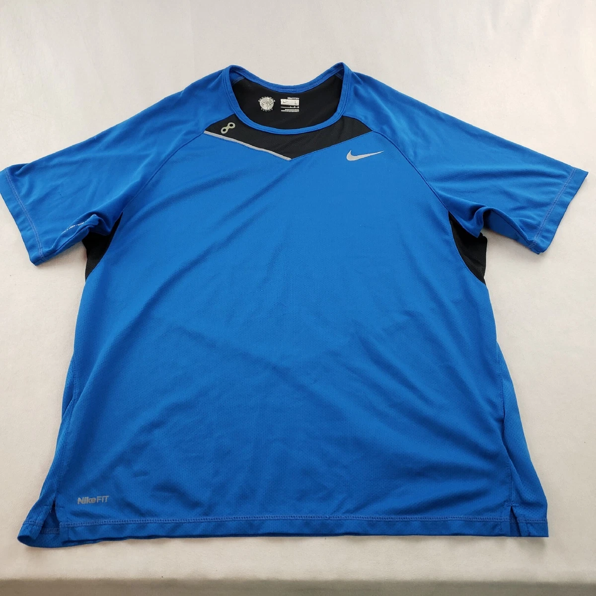 Nike reflective tee 2025