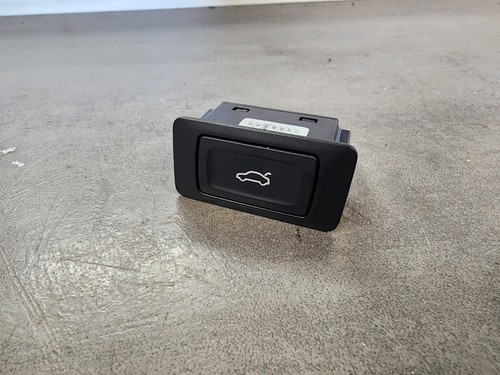 #30 Audi A4 S4 8K A6 4G A7 4G A8 4H Q5 Q7 Schalter Heckklappenöffner 4G0959831A