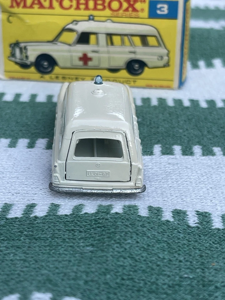 Caja de cerillas Lesney vintage n.º Ambulancia Mercedes Benz Binz 3 ¡Bonita! Diecast 1/64 Foto 4 de 4