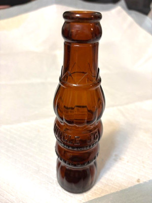 UNCLE JO Vintage Art Deco Soda Pop Bottle; Brown Amber; 4oz;  7'' Tall (177)