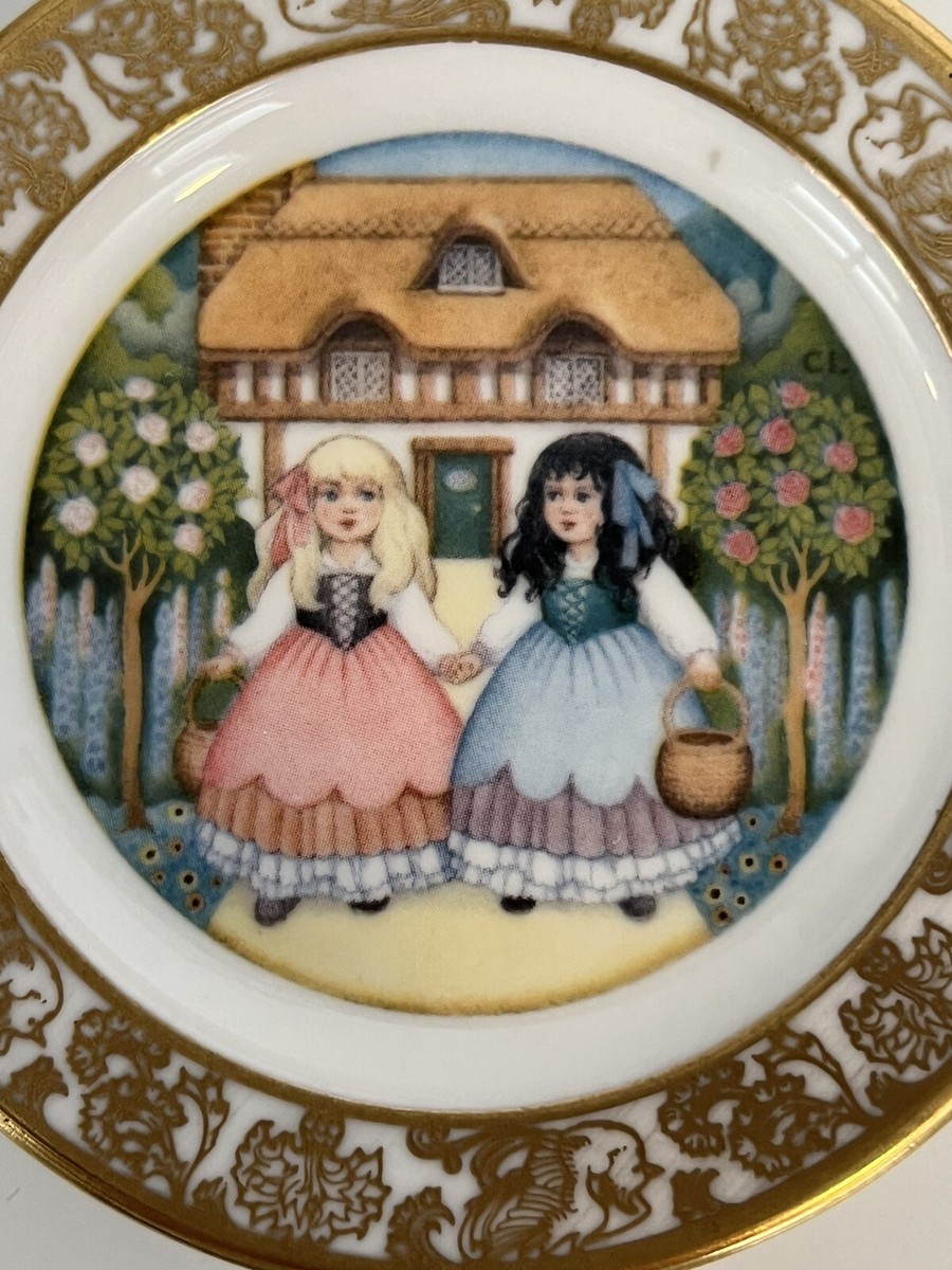 1982 Franklin Porcelain Snow White & Rose RedMini Plate The Best