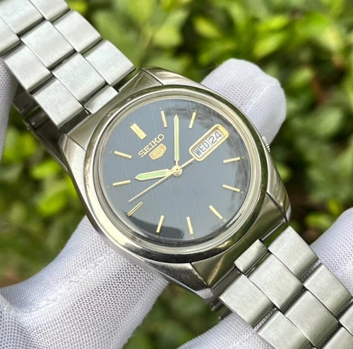 Vintage Seiko 5 Shadow Strips Elegance Dial Automatic Japan Men Watch 7009-821J