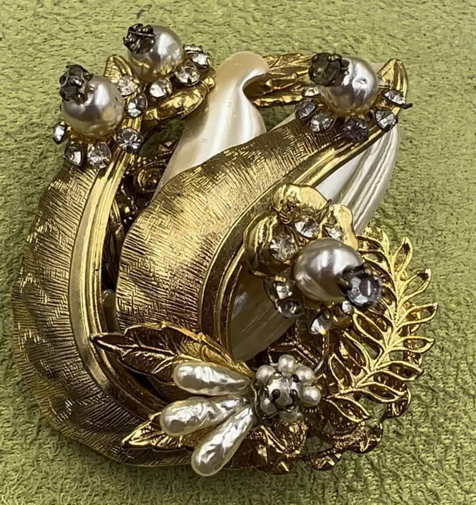 Hattie carnegie best sale brooch