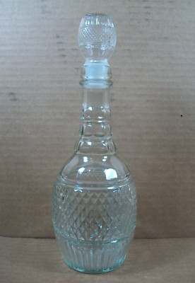 Vintage Diamond Cut Glass Decanter - Mogen David MD-1975 ~ Wine/Whisky Bottle