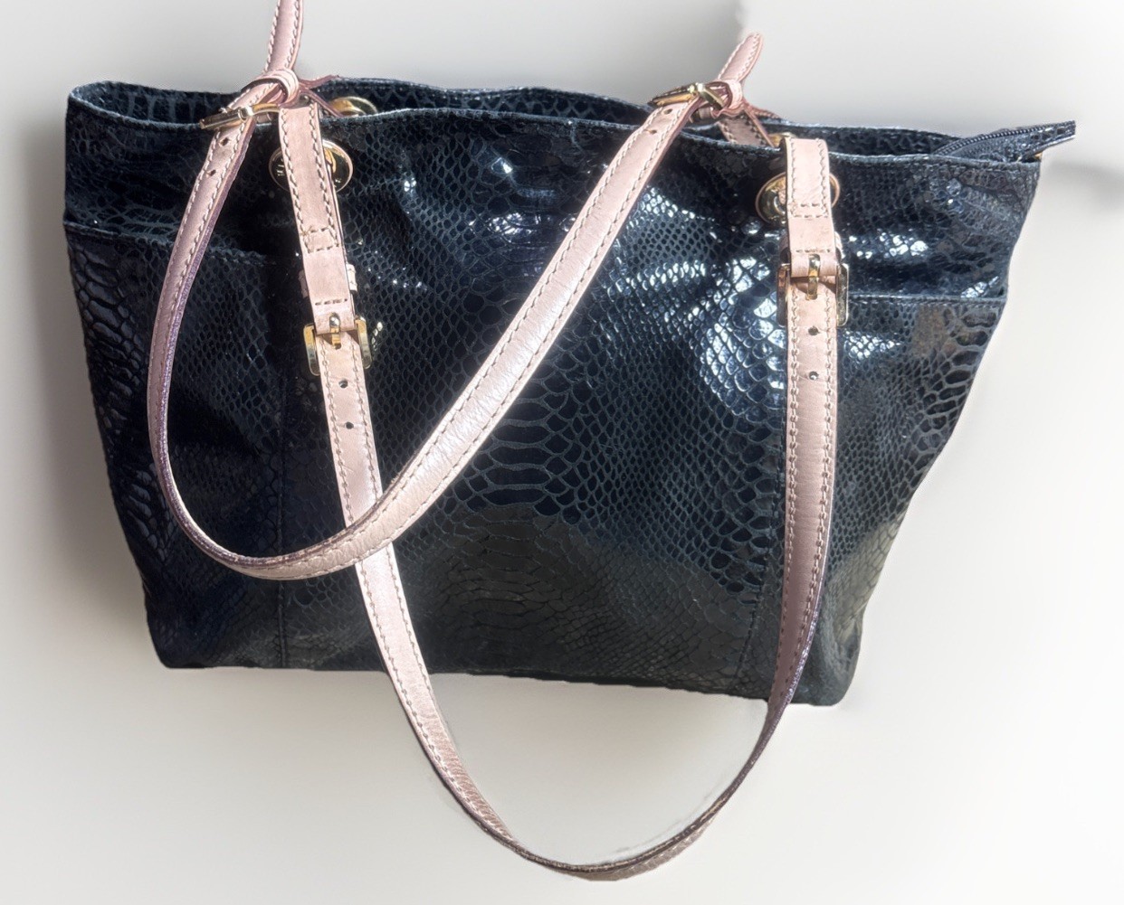 Michael Kors Black Snake Print Leather Medium Purse Handbag Tote Zipper Closure thumbnail 9