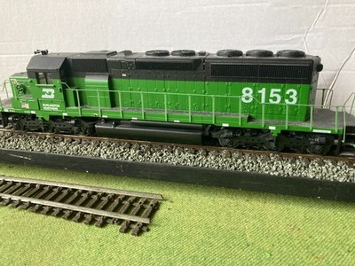 Athearn EMD SD40 Lok Burlington Northern grün/schwarze Lackierung, Spur #8153 HO