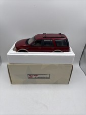 UT Models Ford Expedition Eddie Bauer Die cast Car 1:18 Scale