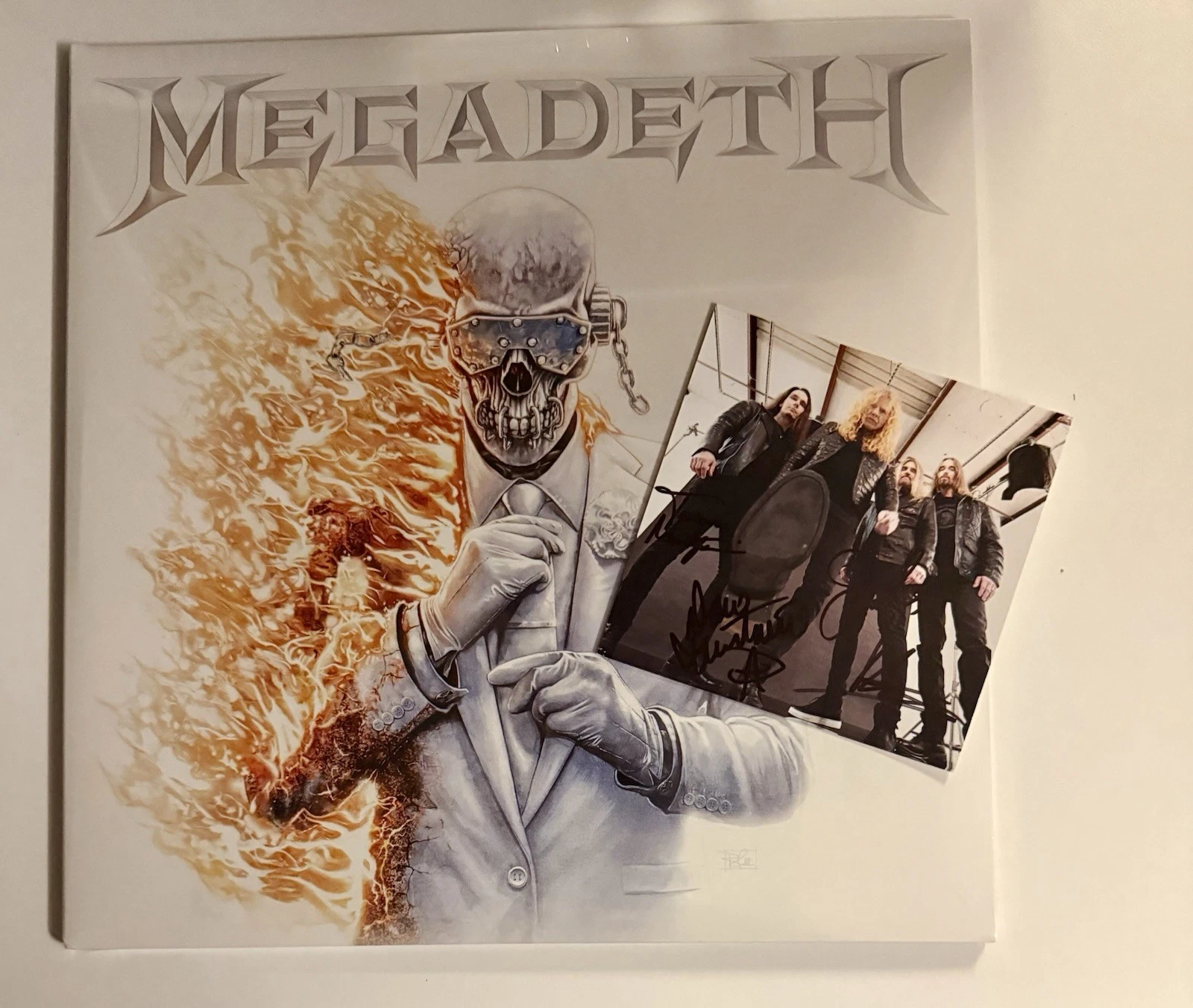 Megadeth - Megadeth '12” Ghostly' Red & Blue Vinyl LP & Signed Art Card - Picture 1 of 5