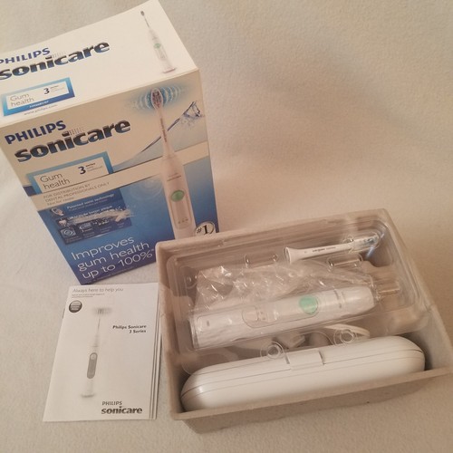 Philips Sonicare 3 Electric Toothbrush hx6681/07 - Picture 7 of 10