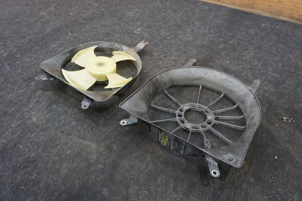 Conjunto de motor de ventilador de refrigeración del radiador con cubierta OEM 19030PCX003 Honda S2000 2000-09 Foto 2 de 4