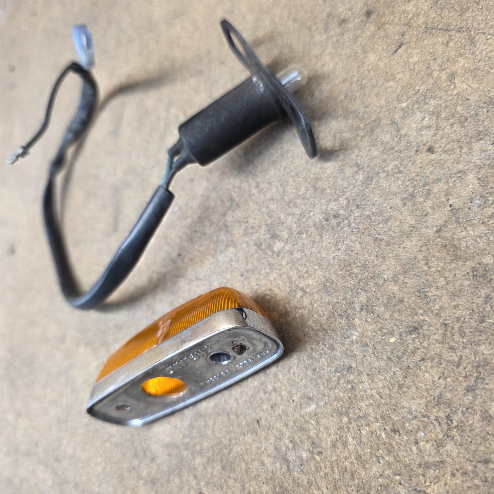 1989 Rolls Royce Silver Spirit Spur Front Right Side Marker Light Lamp OEM