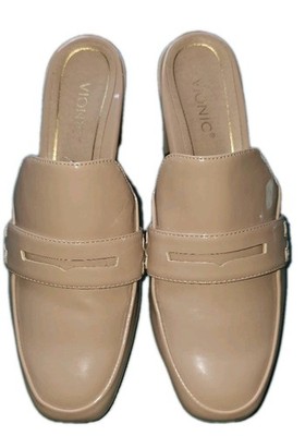 NEW Vionic Womens Patent Loafer Mule Heels Nude Beige Slip On Size 7.5