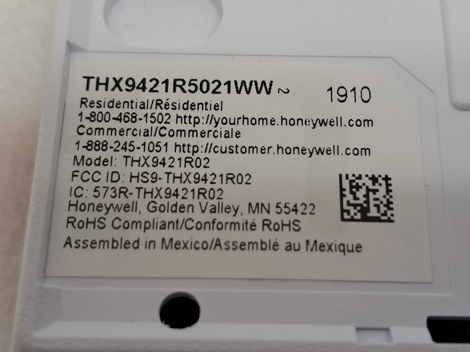 Honeywell Prestige HD 7-Day Programmable Thermostat THX9421R5021WW NEW no box - Image 2 of 4