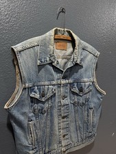 Vintage 80  s Levi  s Type 3 Men  s Denim Jean Vest Size Medium Light Wash