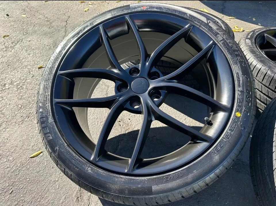Llantas 19x8,5 TESLA NEGRO MATE LLANTAS NEUMÁTICOS MODELO 3 MODELO Y 5x114,3+35 Foto 3 de 4