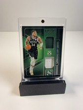 Panini Silhouette Giannis Antetokounmpo Dual Materials Milwaukee Bucks #DMA-GIA