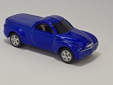 2000 00 Chevy SSR Concept Collectible 1/64 Scale Diecast Diorama Model