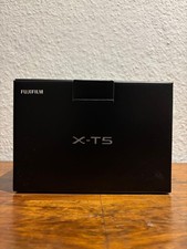 FUJIFILM X-T5 XF18mmF1.4R LM WR 880 shutters 107173
