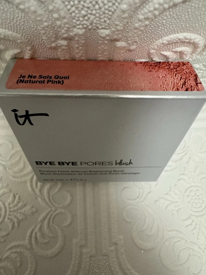 It Cosmetics Bye Bye Pores Blush Poreless Finish Love Natural Soft Pink NEW Box - Image 2 of 4