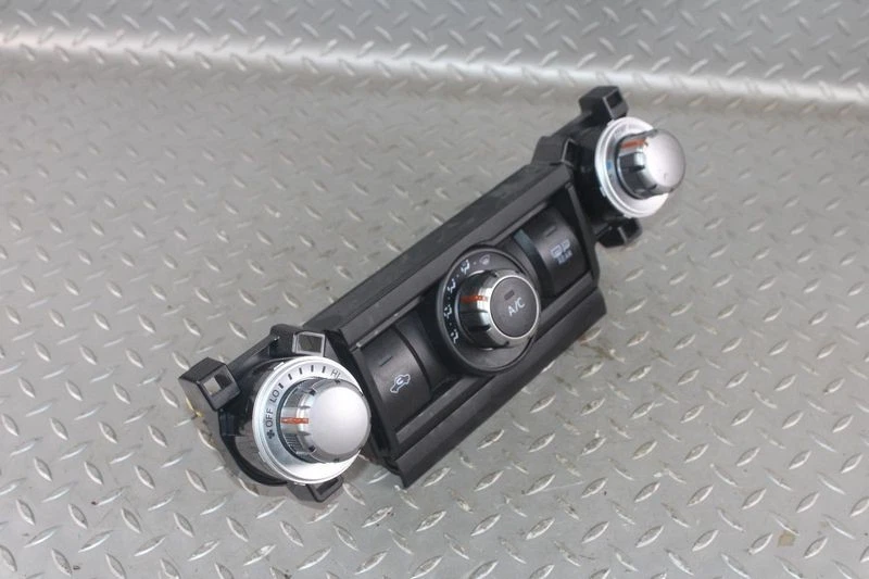 2014-2023 Toyota 4Runner A/C Heater climate Temperature Control OEM - Image 2 of 4