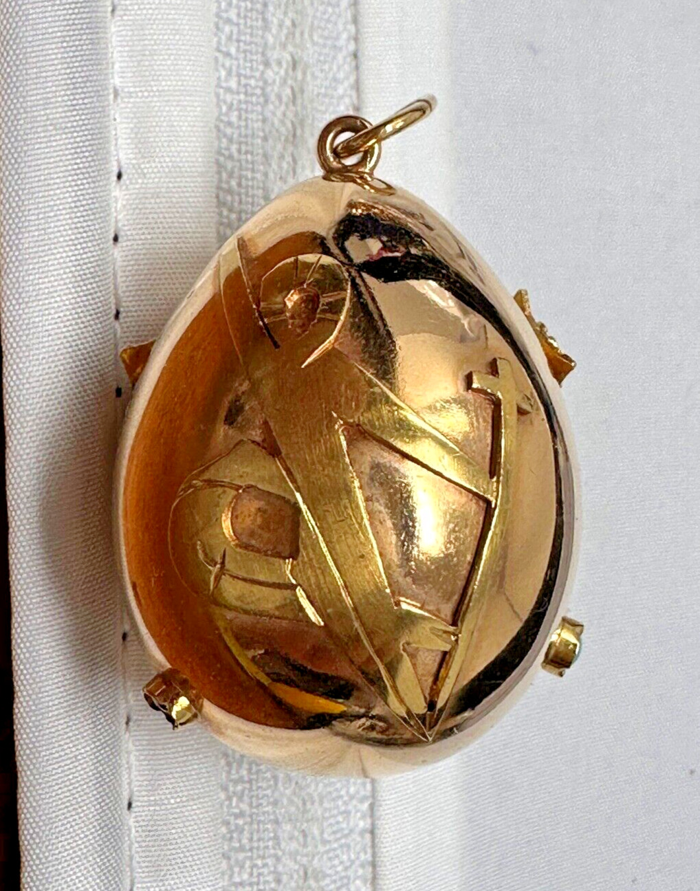 marked 18K Gold Easter Egg Pendant risen Lord 12.… - image 1