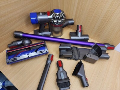 Dyson SV10 コードレスクリーナー 112232 Fluffy ダイソン Dyson 掃除機 コードレススティッククリーナー V8