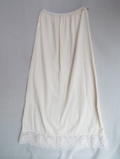 Sears Half Slip Small Beige Wide Lace on Hem Pre-owned Very Good Condition