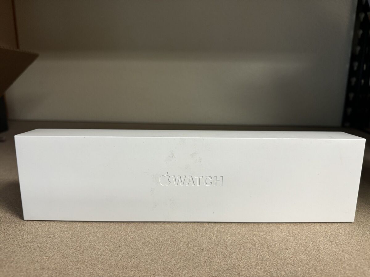 Apple Watch Series 8 45mm Midnight Aluminum Case with Sport Apple Watch Series 8 45mm Midnight Aluminum Case with Sport