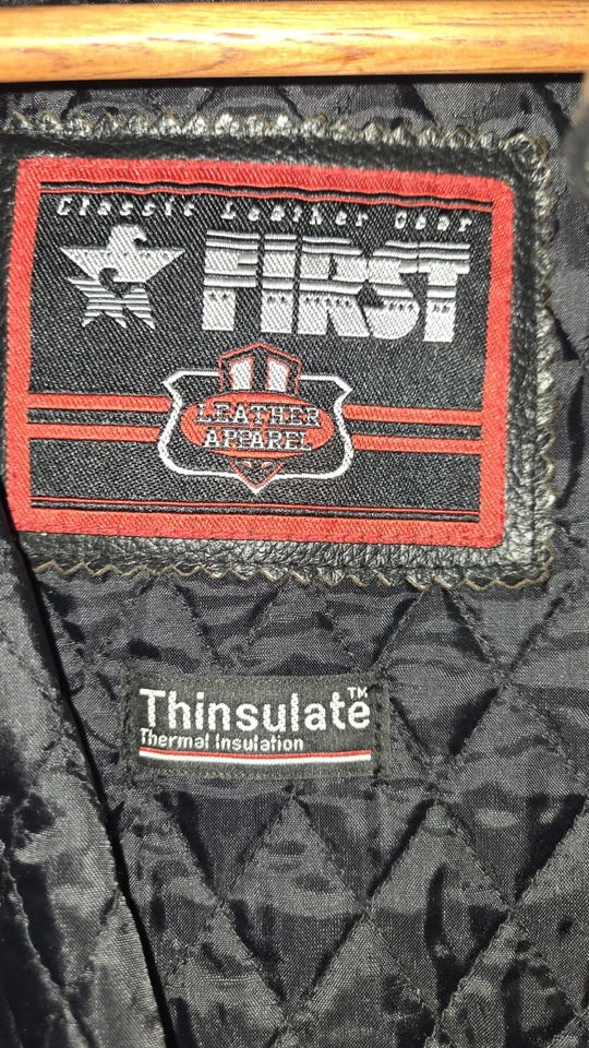 Chaqueta de cuero para mujer First Manufacturing Company talla L con forro aislante Foto 2 de 4