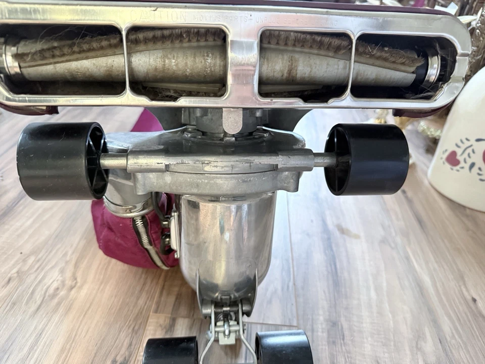 Royal 4000 Red Upright Vacuum Vintage Classic Edition Quality Tested Works Great - Image 4 of 4