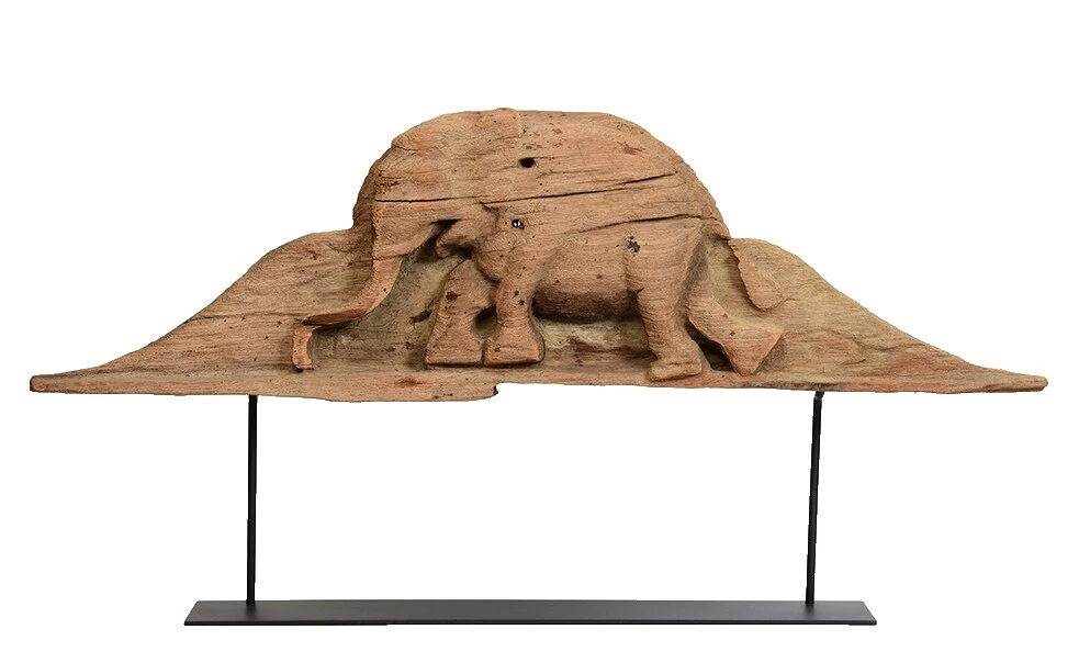 Brown talla de antigüedades de Asia