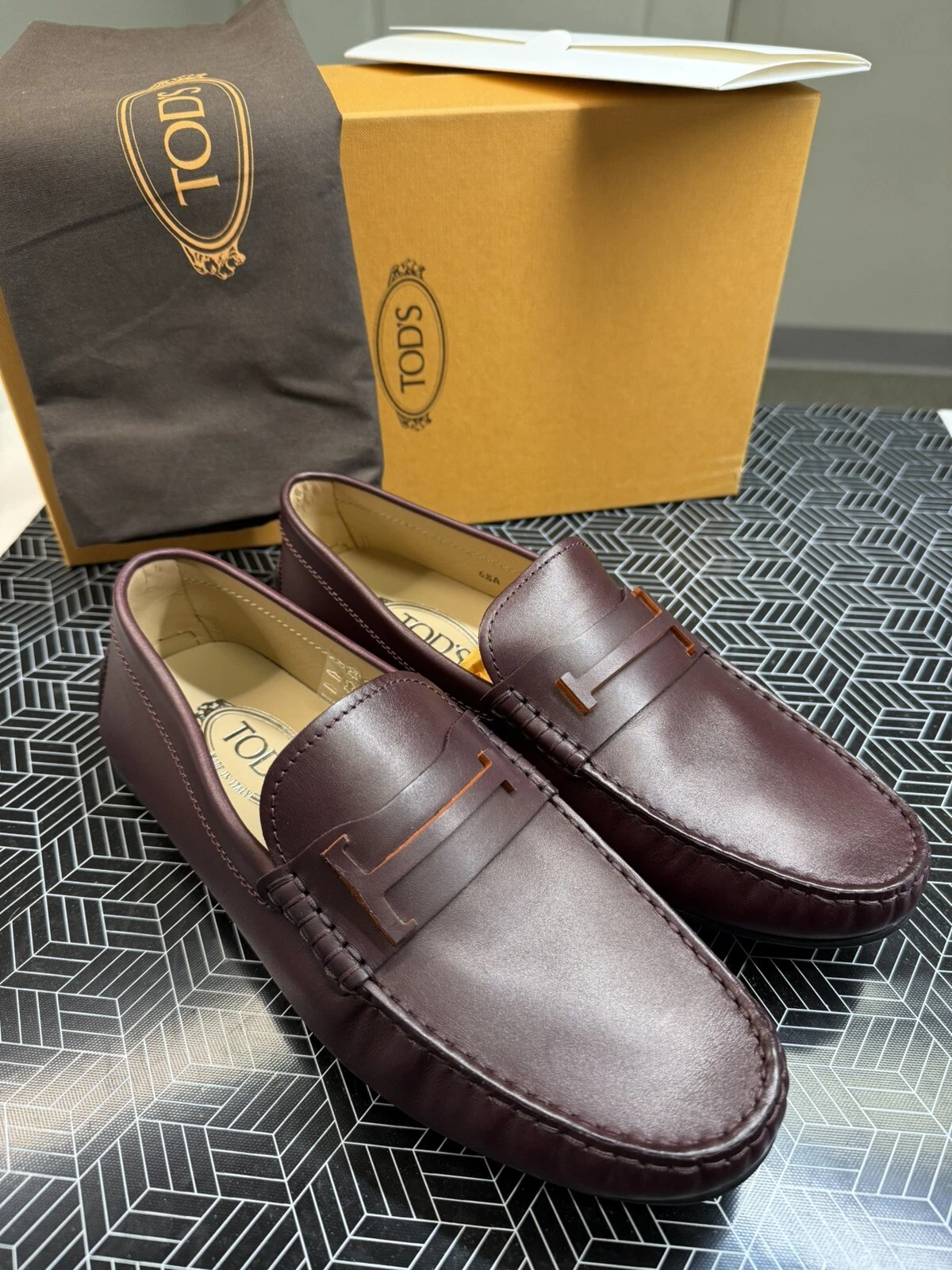 Nuovo! Tod’s City Mocassini driver in pelle comune Uomo US 7.5 (UK 6.5A)