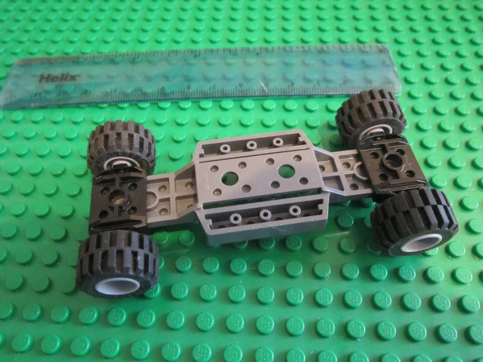 LEGO Technic Worm Screw Steering Rack Plate + Gear Cogs Pins & Axles, photo 2 of 5