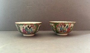 Pair of Chinese Export Rose Medallion Famille Rose small rice bowl
