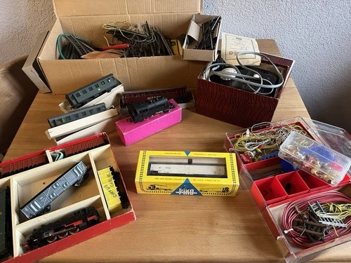 PIKO Modelleisenbahn-Set der Spur H0 aus DDR-Zeiten