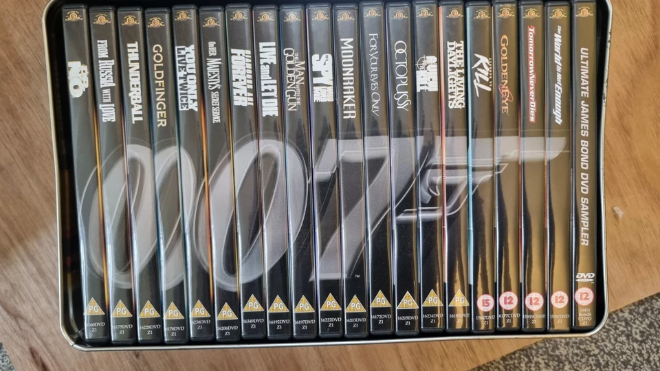 The James Bond 007 DVD Collection Special Edition Tin 20 MOVIES B4 - Image 2 of 3