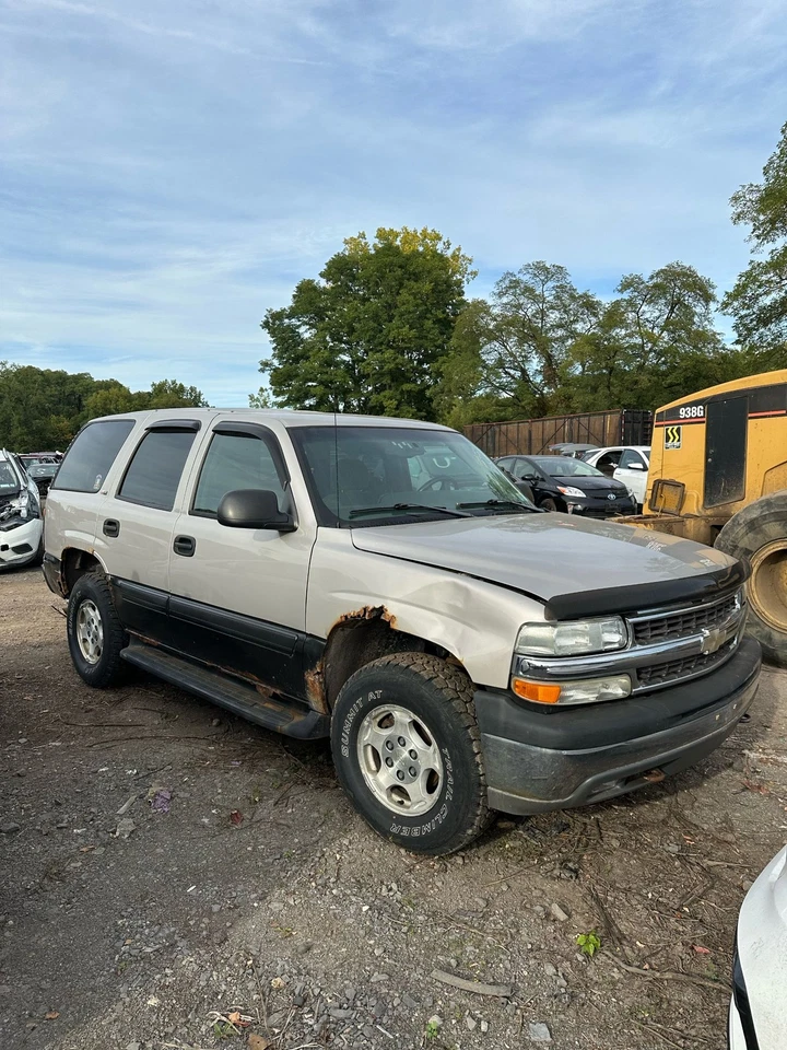 Used Right Tail Light Assembly fits: 2004 Chevrolet Tahoe Right Grade A - Image 4 of 4