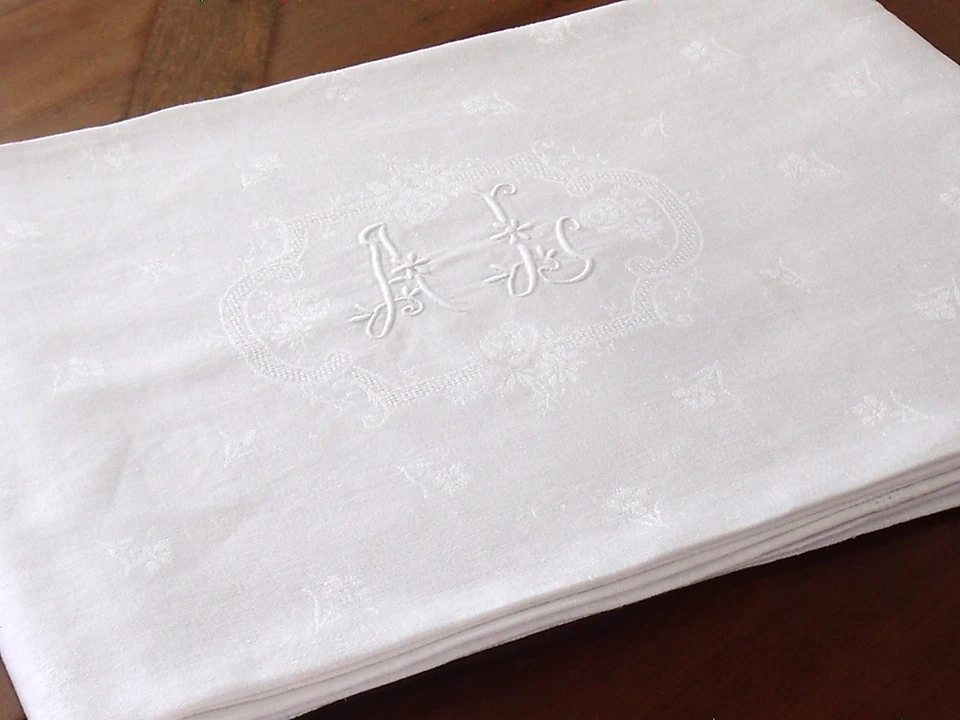ancienne nappe blanche damassée en lin brodée " A L " 180x237 - Photo 2/4