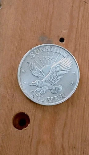 Vintage 1986 Sunshine Minting Large Eagle Silver One Troy Ounce Fine 999 Round