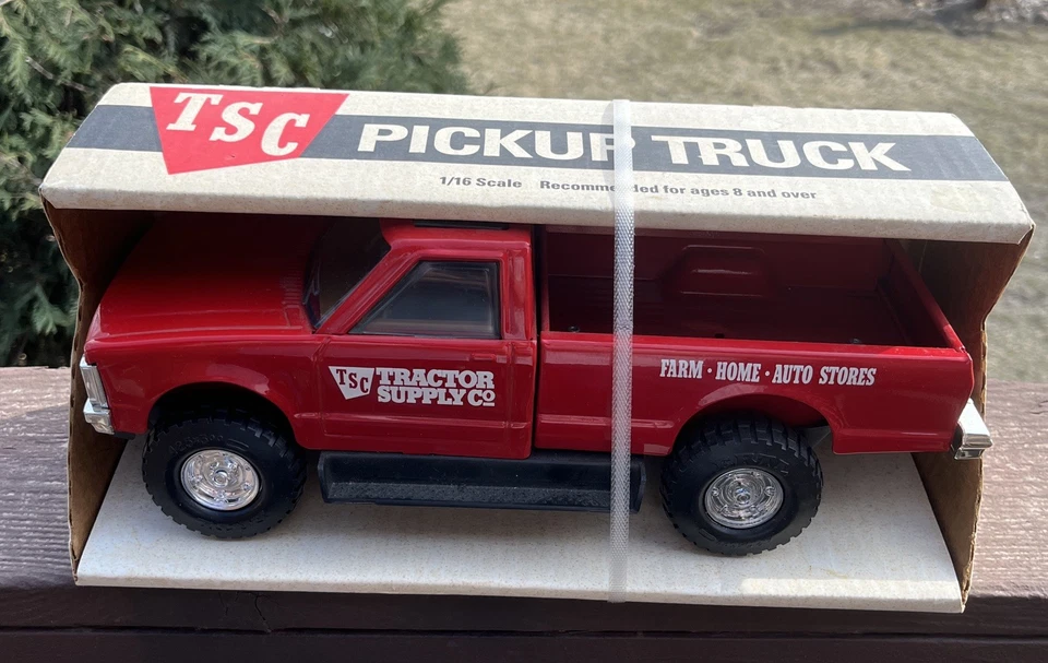 HTF Vintage ERTL GMC Tractor Supply Pickup 1/16 Scale Pressed Steel ***NICE*** - Image 2 of 4