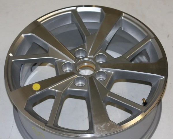 1 Cerchio In Alluminio Originale 18 Pollici Audi Q3 SQ3 F3 7Jx18 ET43 S-LINE 83A601025J-image