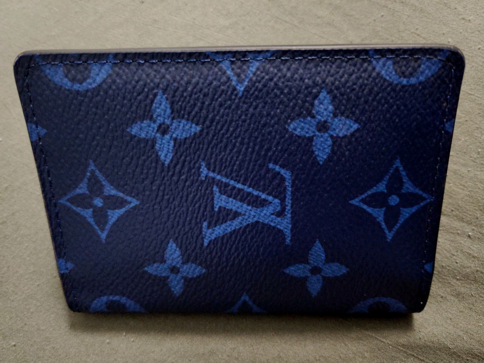 louis vuitton Pocket Organizer Navy Blue 2 Tone Mens Rich Texture Deep Color 