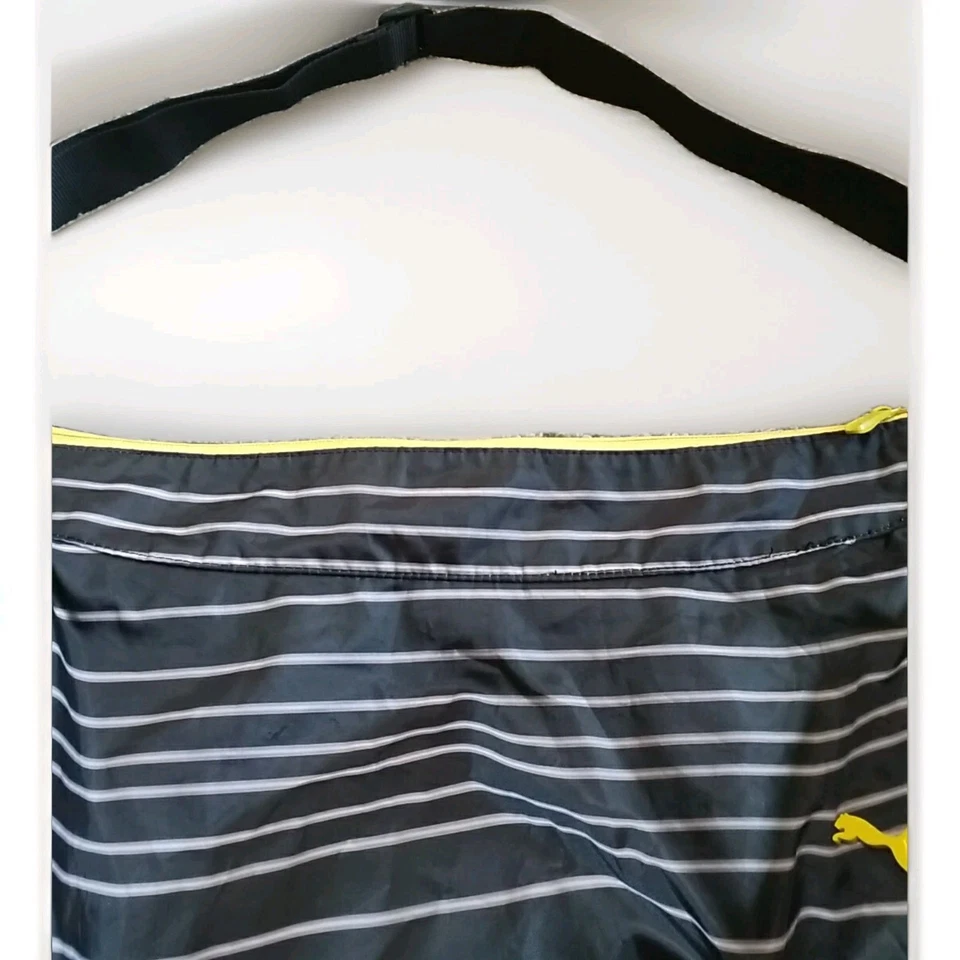 PUMA - Bolso regular mediano de lona hobo estilo libre para mujer - negro y amarillo - RK Foto 4 de 4